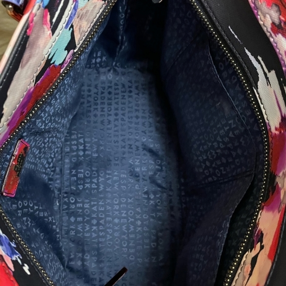 ❗FLASH SALE 3/11❗ LIKE NEW 💙Kate Spade Laurel Way Tote Wallet Set💙 - Picture 3 of 10